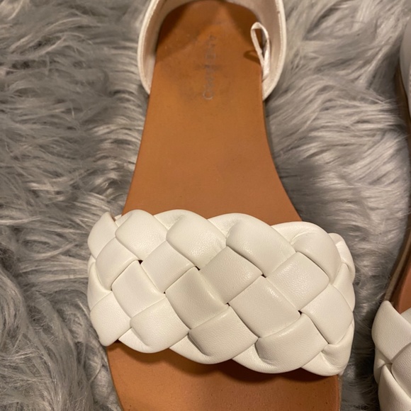 Shoes - Picture 4 of 5